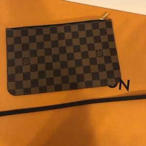 Authentic Louis Vuitton Neverfull Pochette